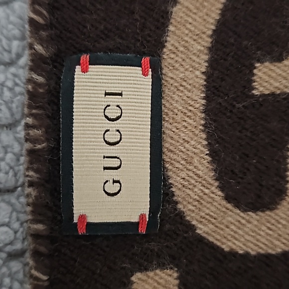 COPY - 🔥Authentic Gucci Scarf - Picture 4 of 8